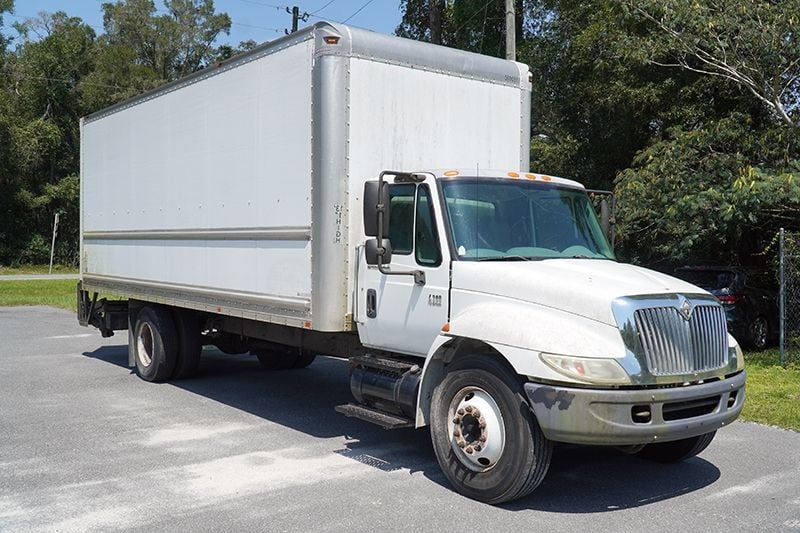 2003 International 4300, 24' Box Truck