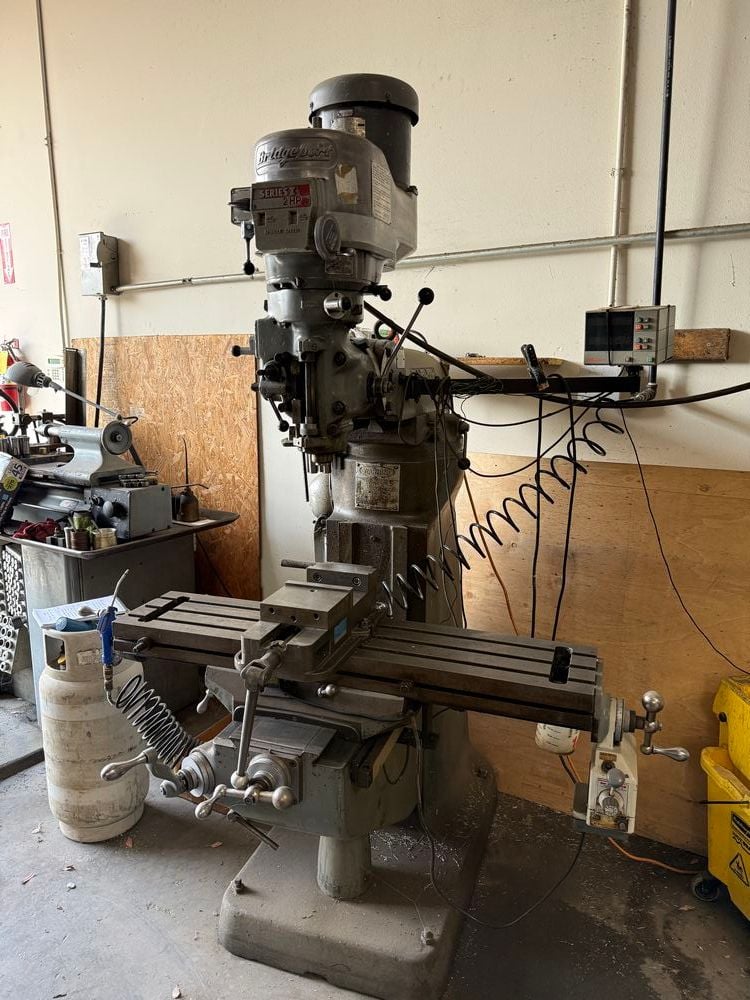 Bridgeport Series 1, 2-HP Knee Mill