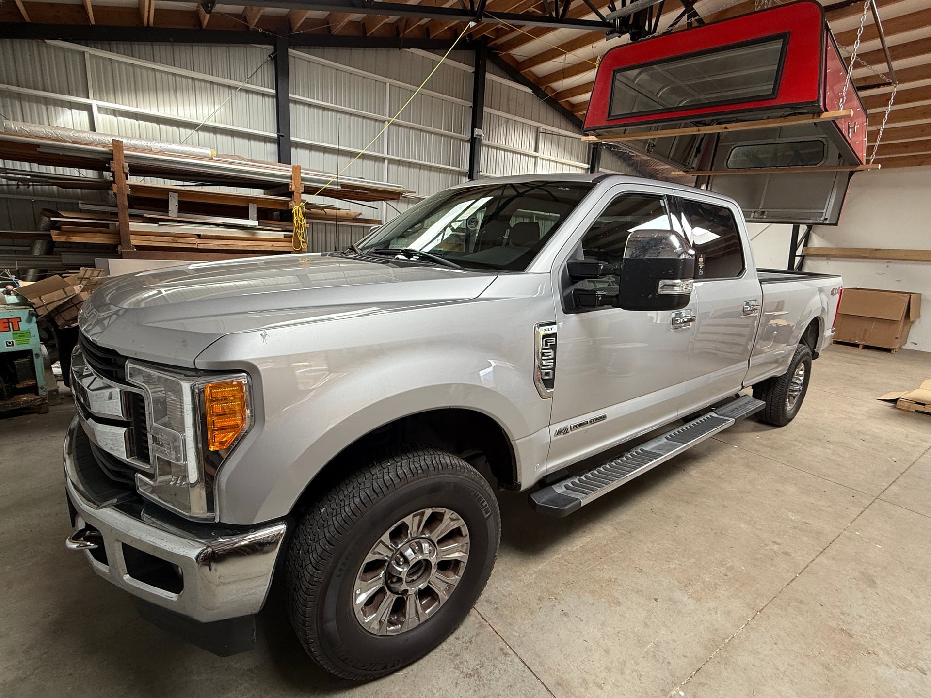 2017 Ford F-350SD XLT 1-Ton 4X4 Crew Cab Pickup Truck